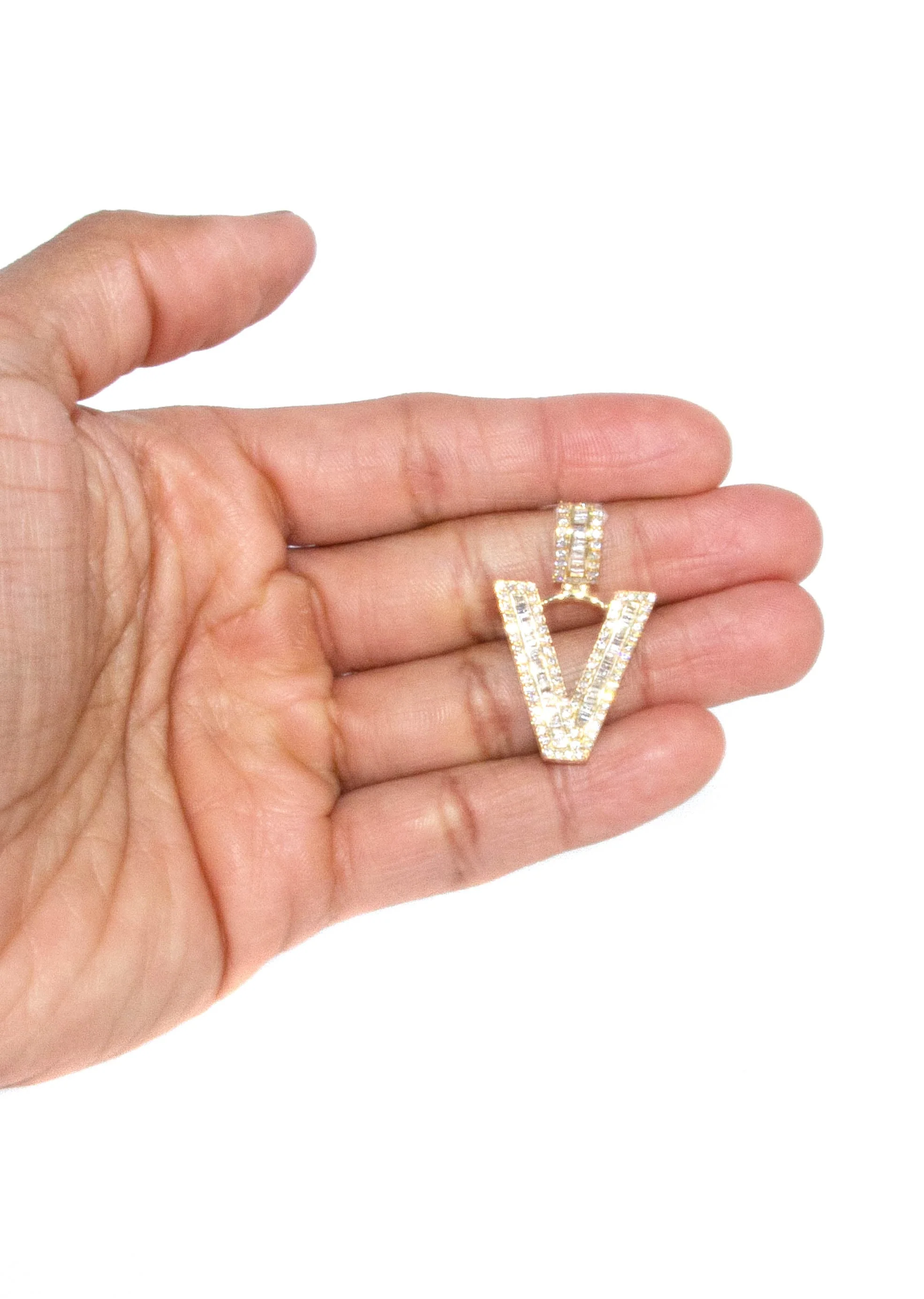 14K Yellow Gold Letter "V" Baguette Diamond Necklace | 1.81 Carats - Image 5