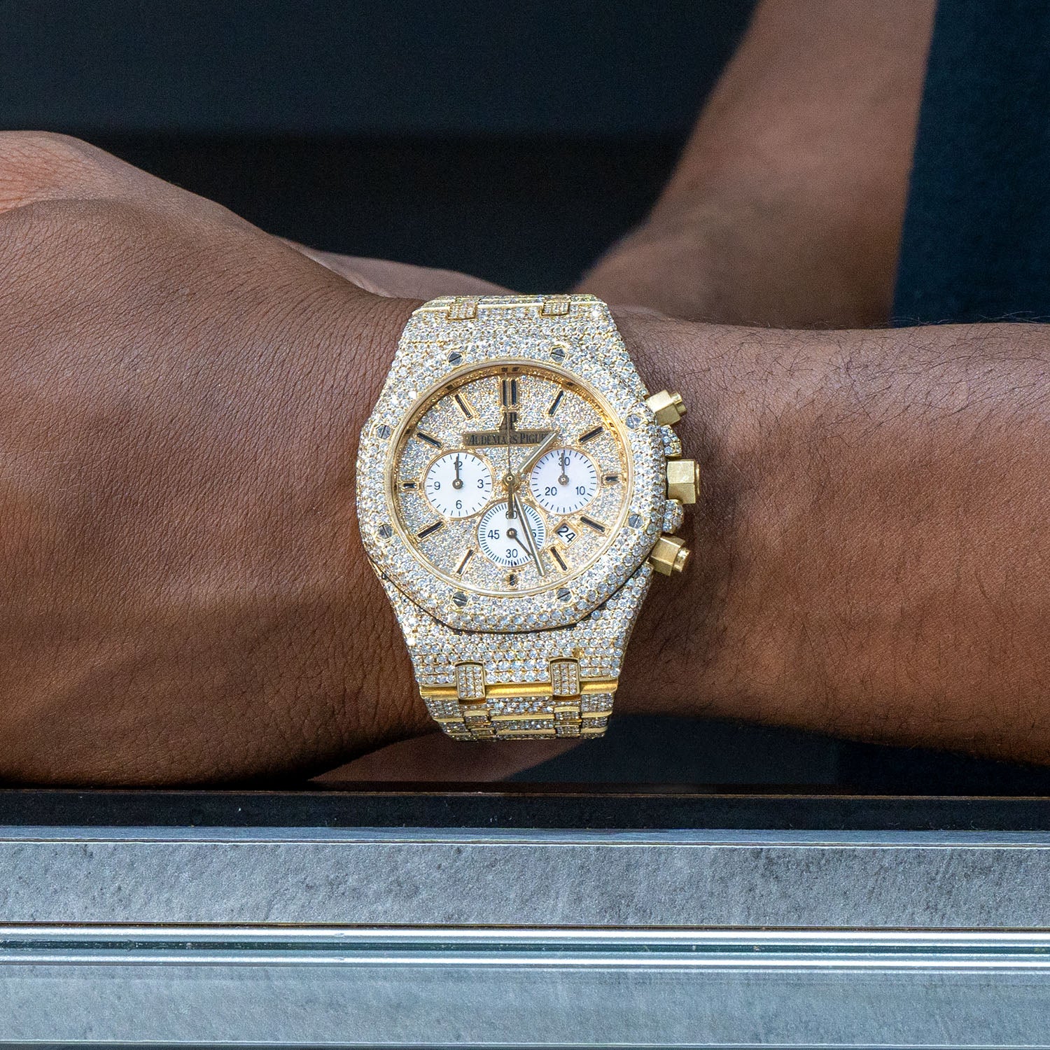 Audemars Piguet RoyalOak Chrono | 18K Gold Diamond Iced Out | 41 MM | 25 Carats - Image 4