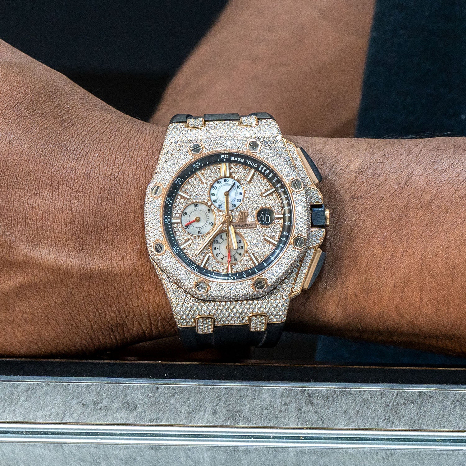 Audemars Piguet Royal Oak Offshore | 18K Rose Gold | Diamond Iced Out  | 44 MM | 15 Carats - Image 4