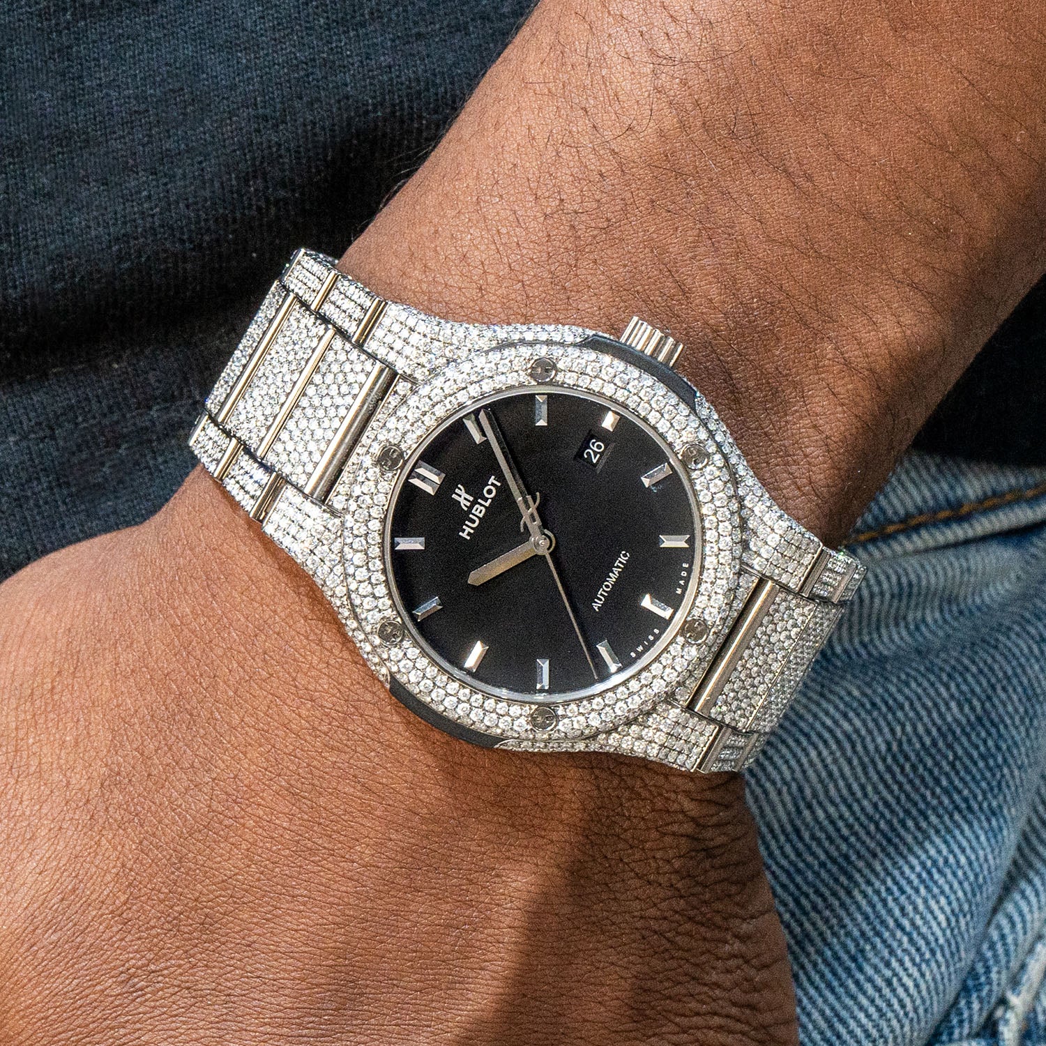 Hublot Classic Fusion | Diamond Iced Out  | 40 MM | 20 Carats - Image 2