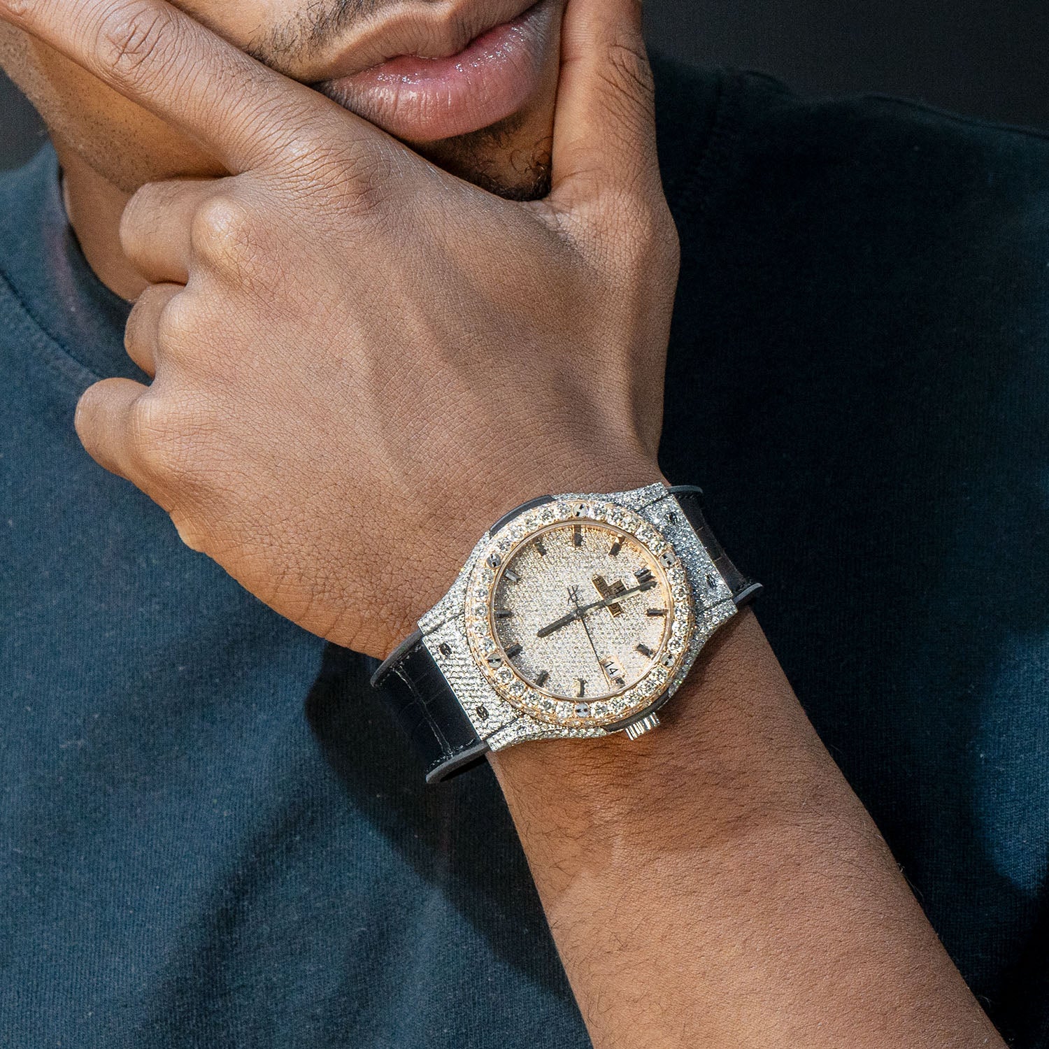 Hublot Classic Fusion | Diamond Iced Out | 45 MM | 9 Carats - Image 4