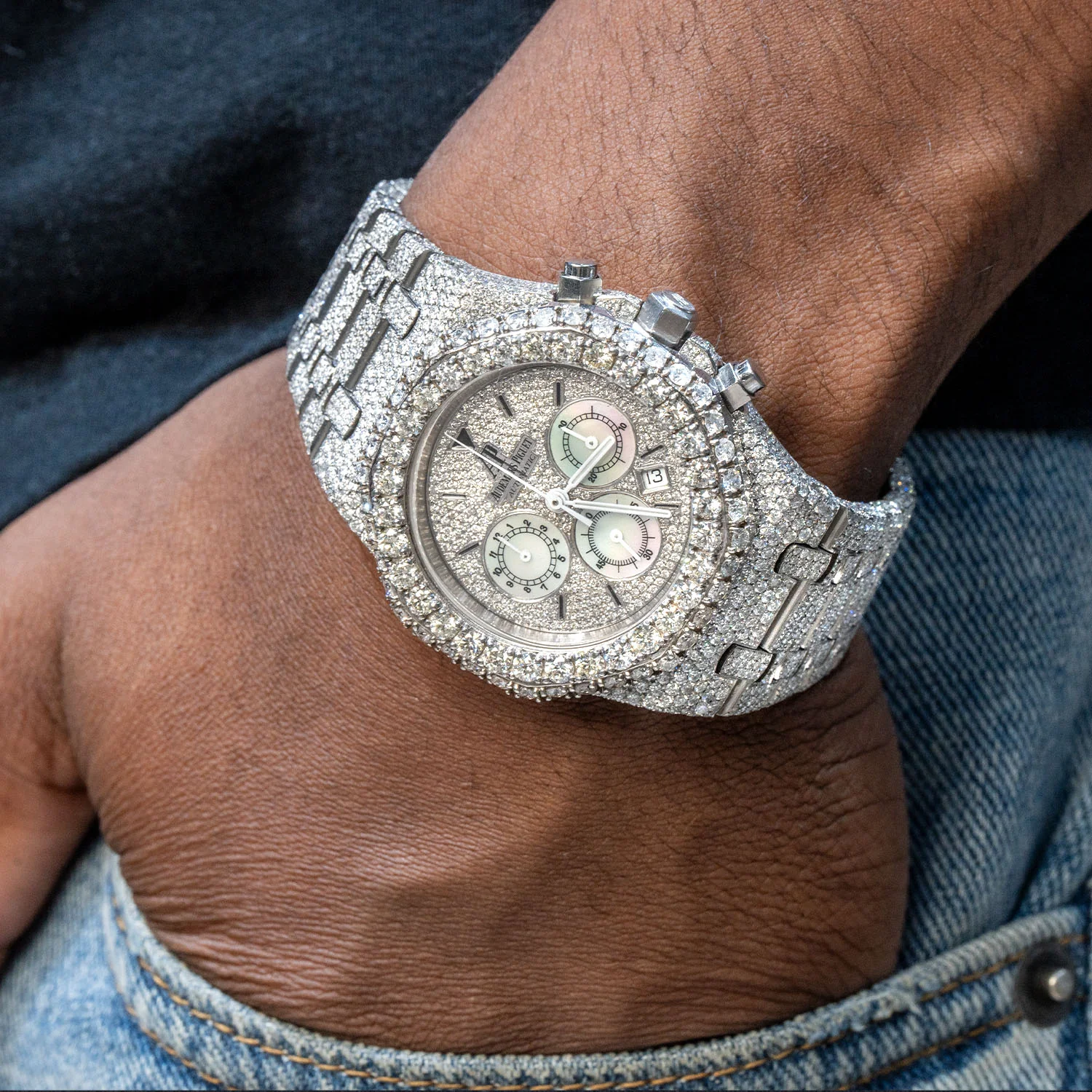 Audemars Piguet Royal Oak Chrono | Full Diamond Iced Out | 39 MM | 23 Carats - Image 2